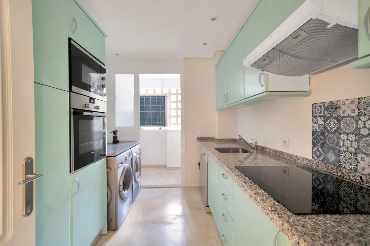 cdf29408-adaa-4d63-8ad6-1fdc007e38b8