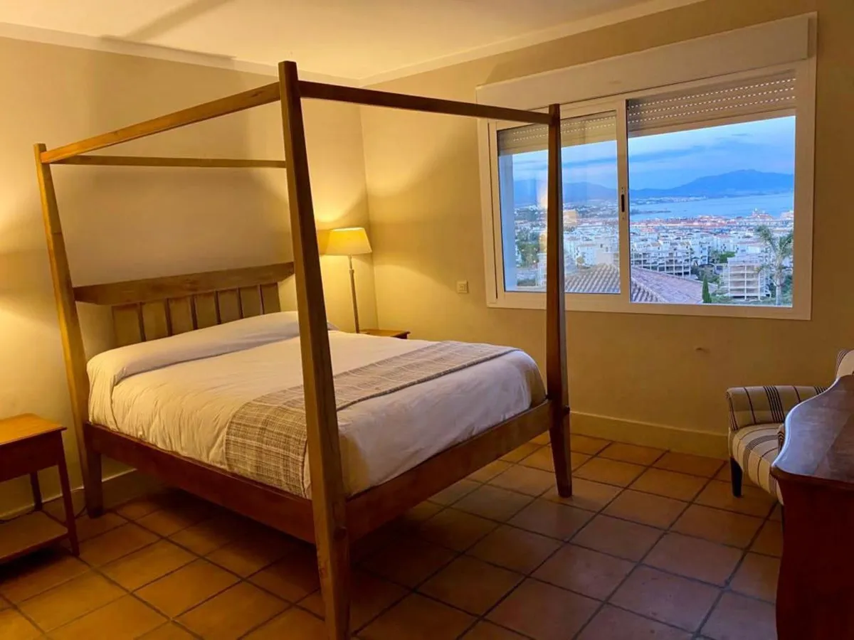 cbaaef40-4e06-480b-8081-f4e61010c410