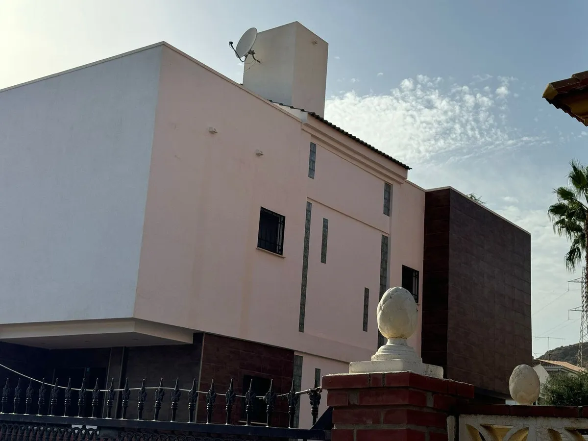 0c8ff9e2-8b2a-4150-be1f-7e6819a2c976