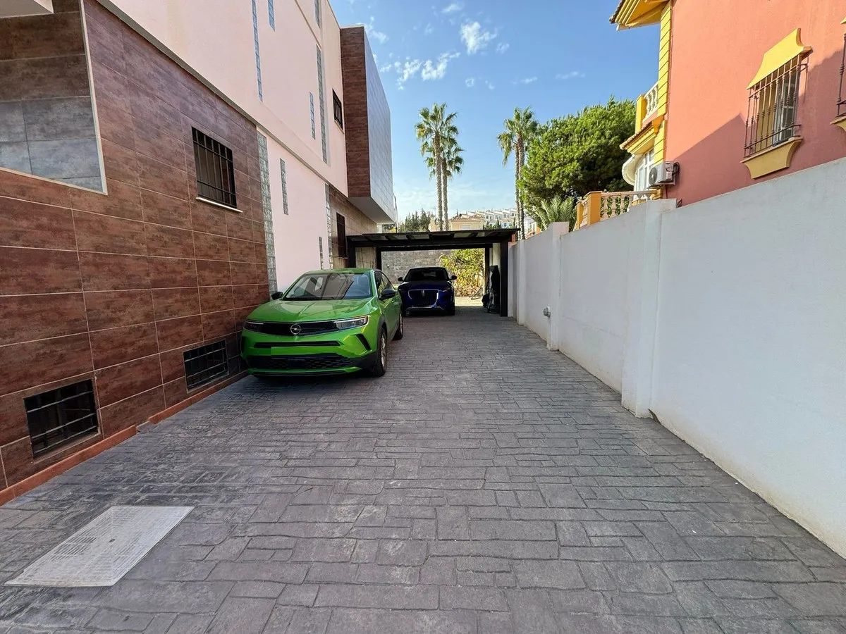 1fc12631-00b1-45e4-ae13-d3e15a3c7075