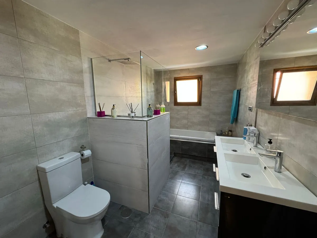 ca676c2c-fcaa-469c-b1ca-408b4db9b195