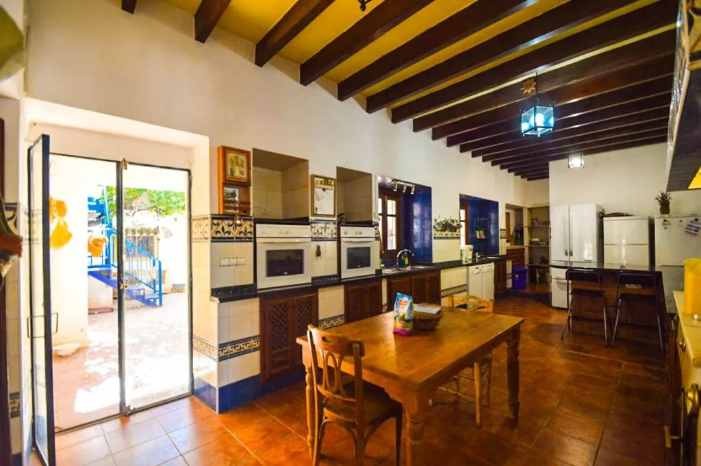 28034aaa-d034-447e-86a3-4d50068b9d3f