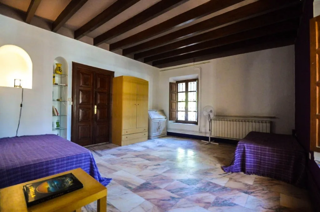 812ab260-0b89-414e-9048-6969b585d5aa