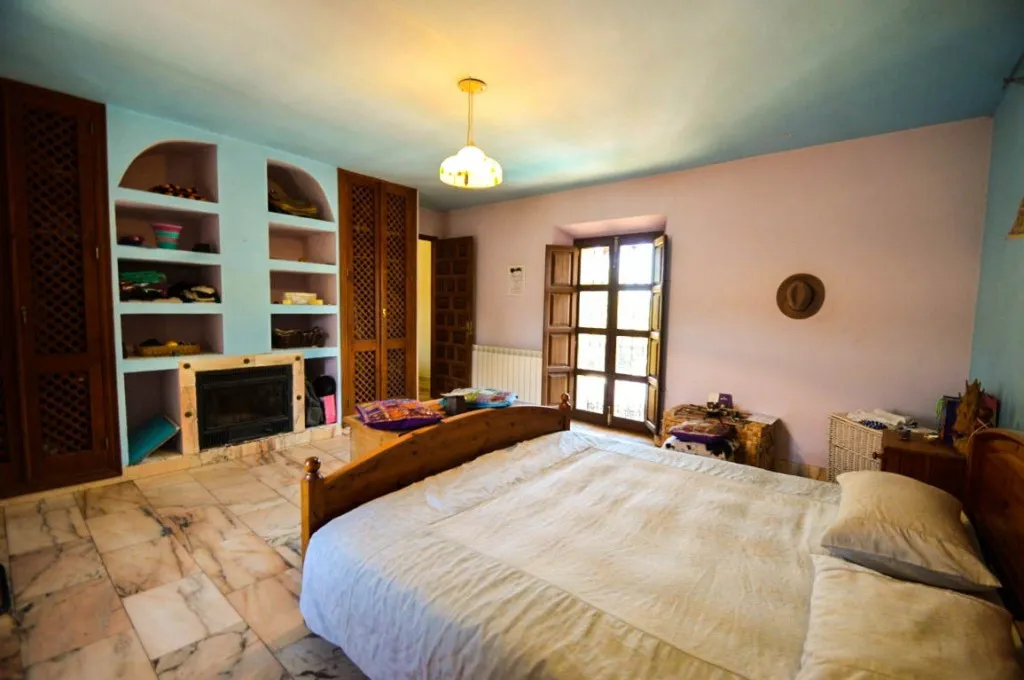 9e83d72e-3945-4b5e-8a9a-9e247adbe550