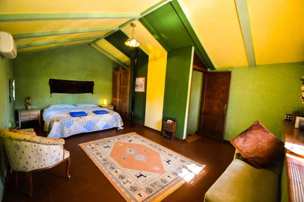 efe46a96-e5ef-42c2-86f5-4caa6cca5bc3