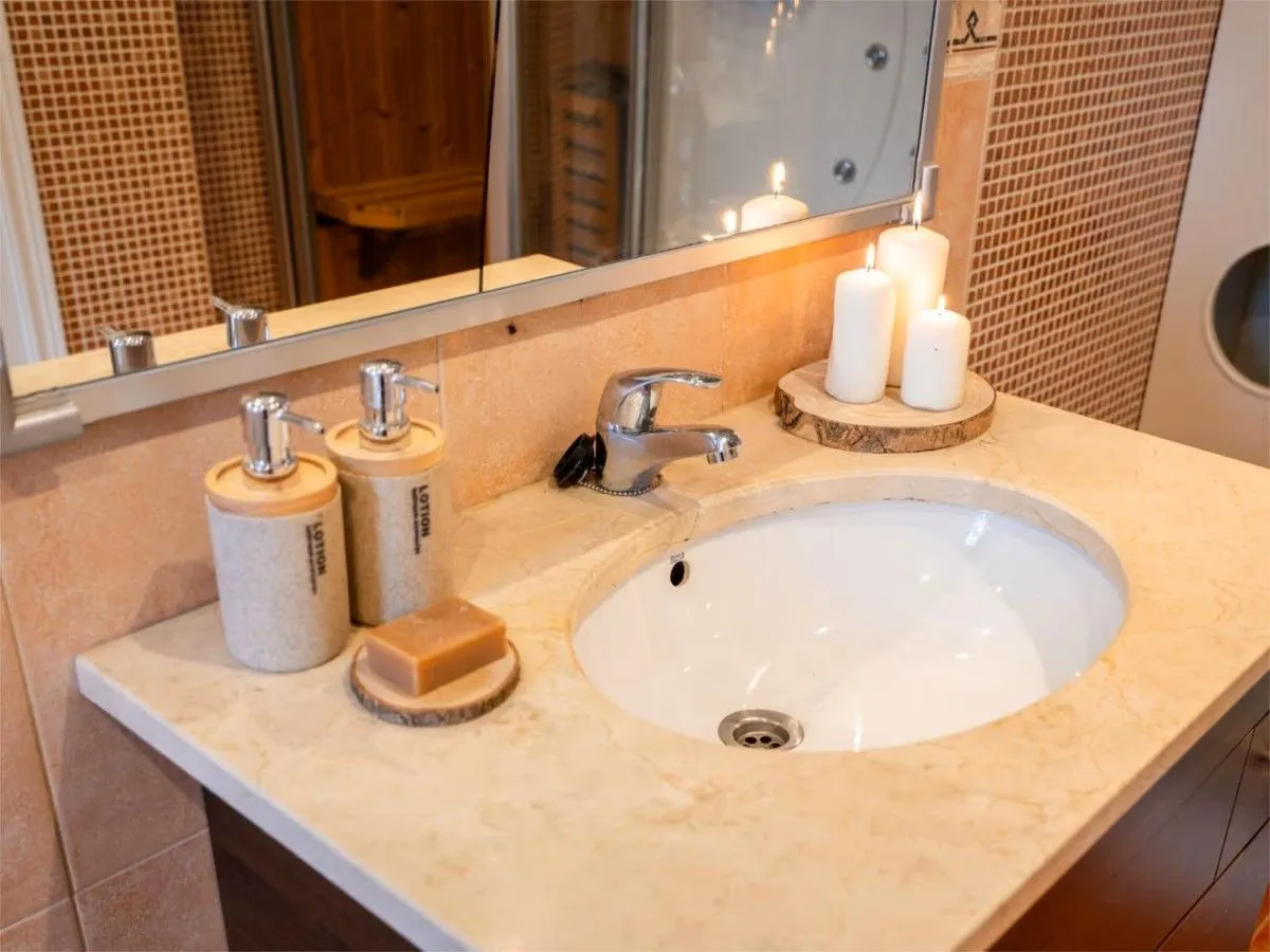 44eb0f89-0101-42dd-8c12-2ce68baec233