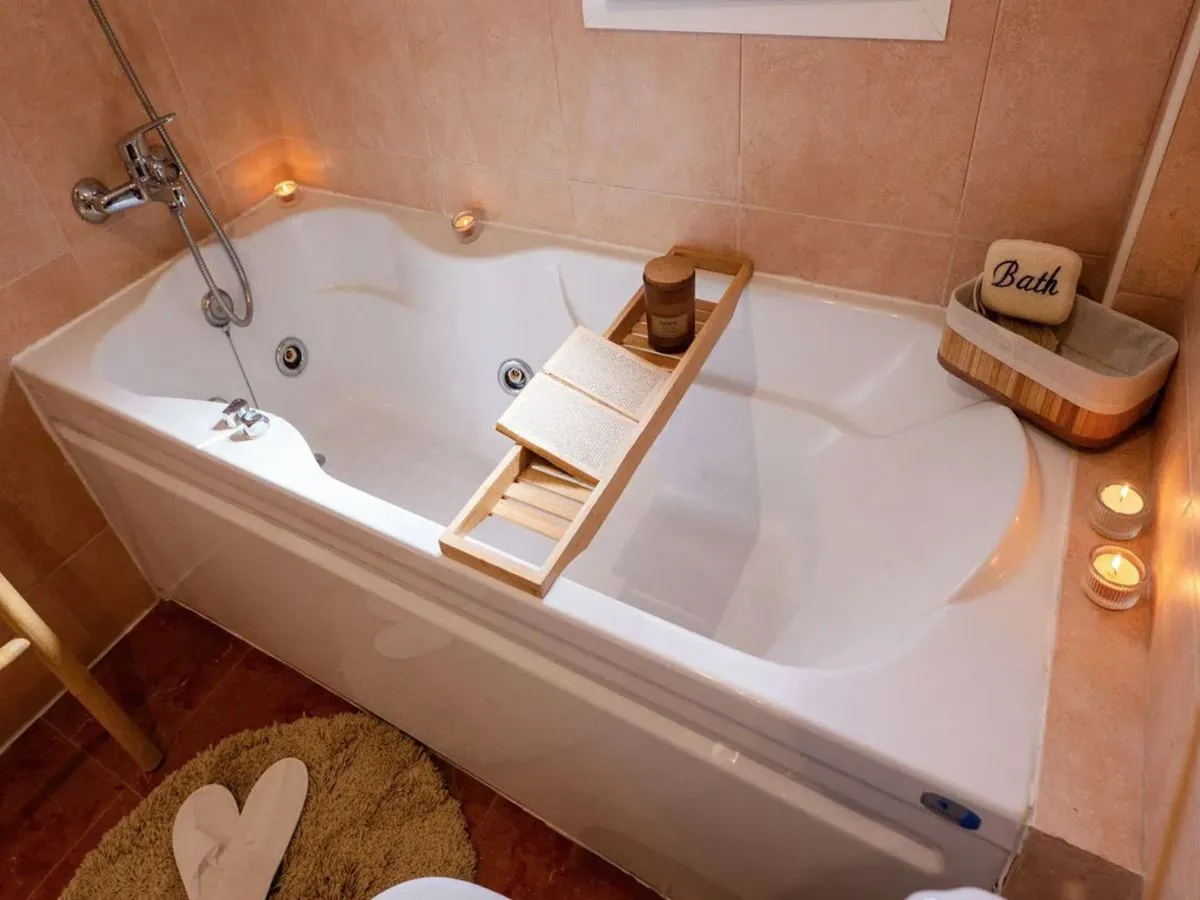 c8984176-3f91-4457-8a43-347e80592200