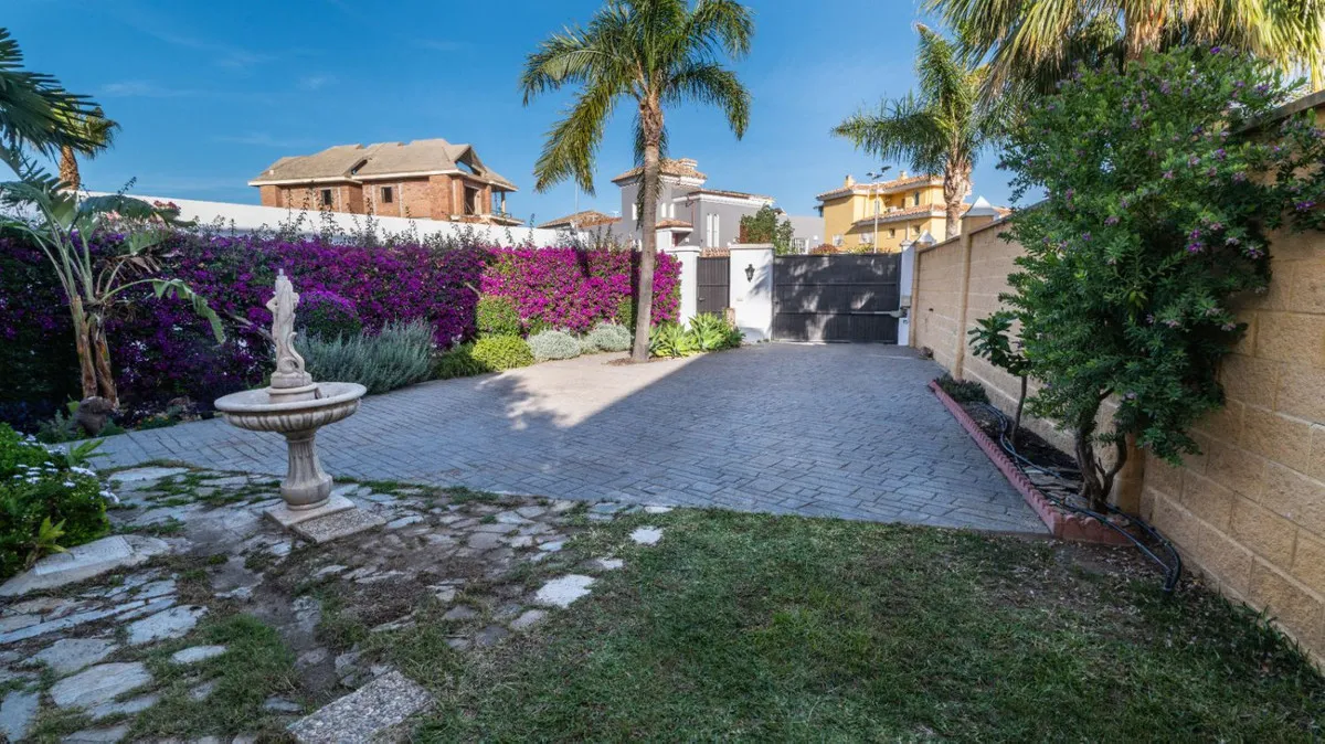 eb98e007-0d43-4103-9580-7caa14fe7625