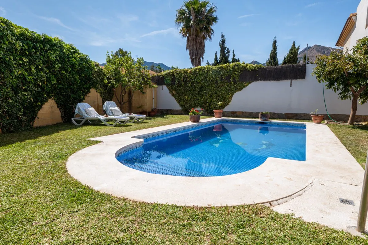 f9d7e894-00ab-4eb5-aae5-9c099c7a5f45