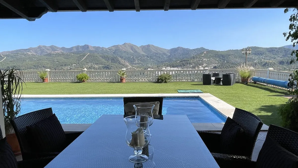 51aec778-0aa2-42ea-9488-6d401e9ff833