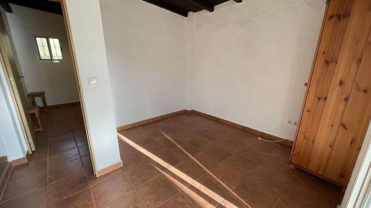 d0e02c1c-4453-4fe5-8df4-dd74a57ac2f6