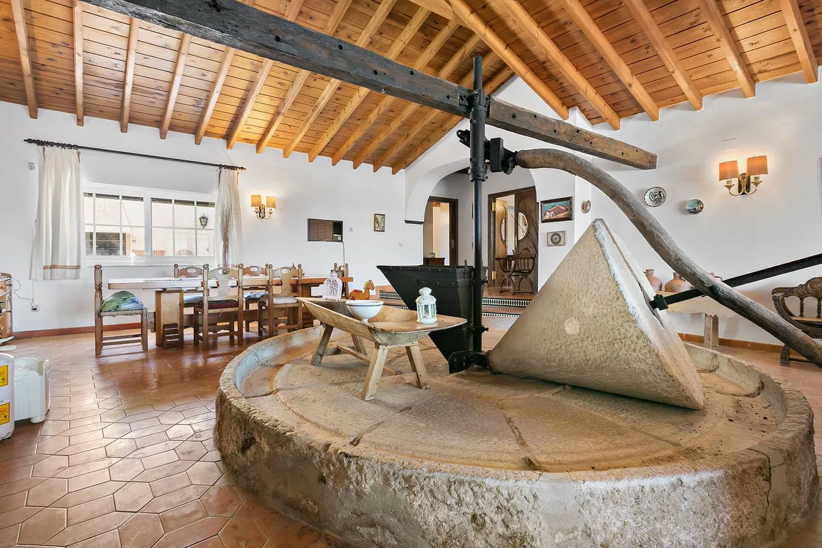 26652752-4b84-4c1c-bfbd-5841ffe11f28