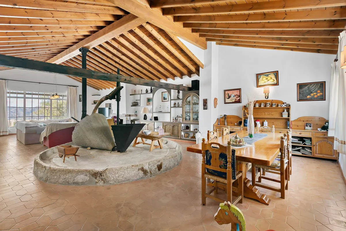 fff2027a-753f-44e0-9809-531742f3f07e