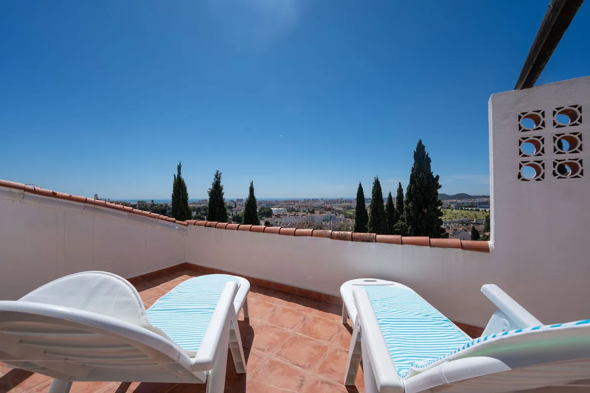 09b57da5-9b2b-40f9-a2e8-a73b10799f86