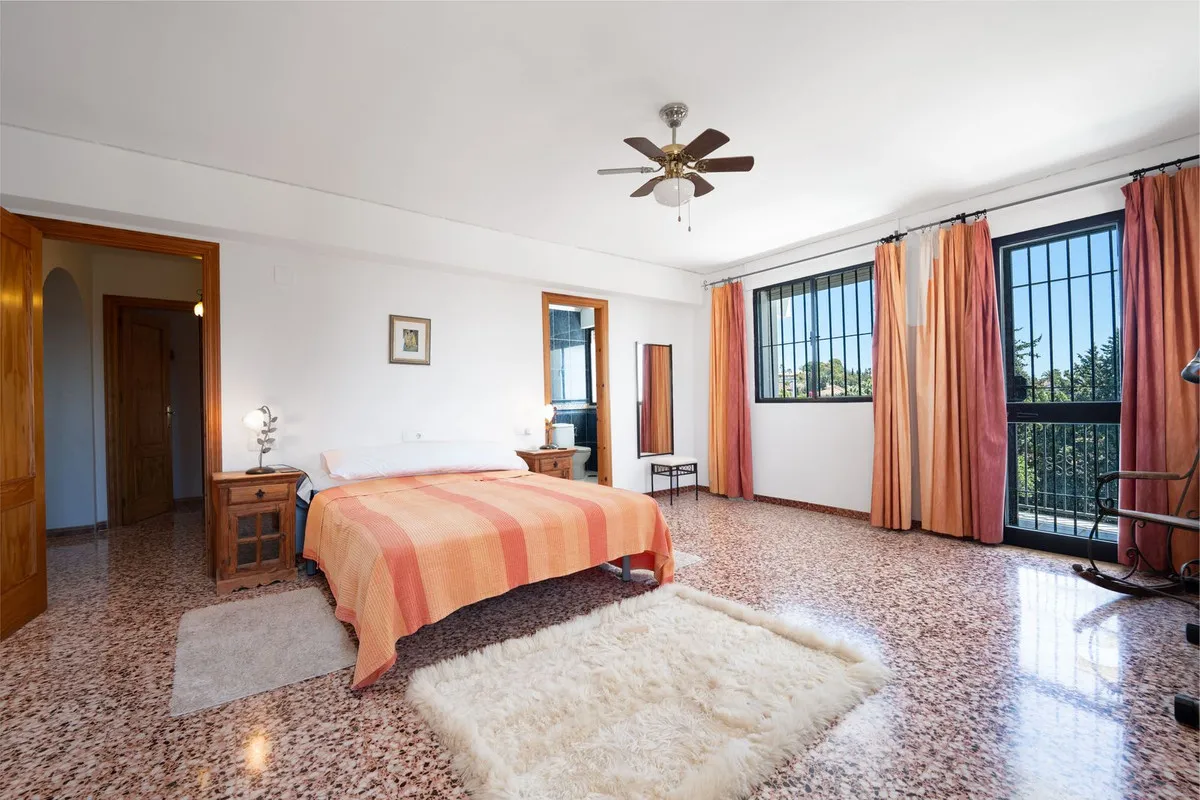 1b83dd0c-b2d6-4924-bfda-e405b29f8603