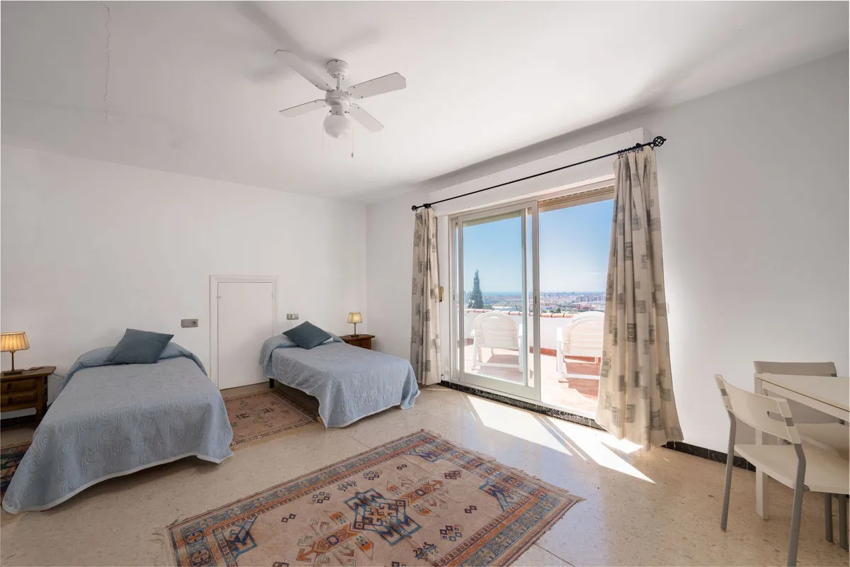 243e87ed-eafe-43cc-adc6-5da32f1354fc