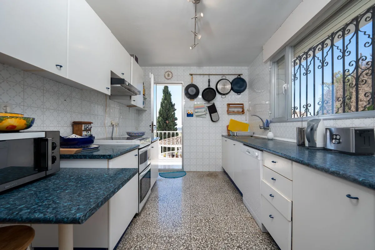 f77a6f2d-9716-47a0-ac9b-833aab6abecc