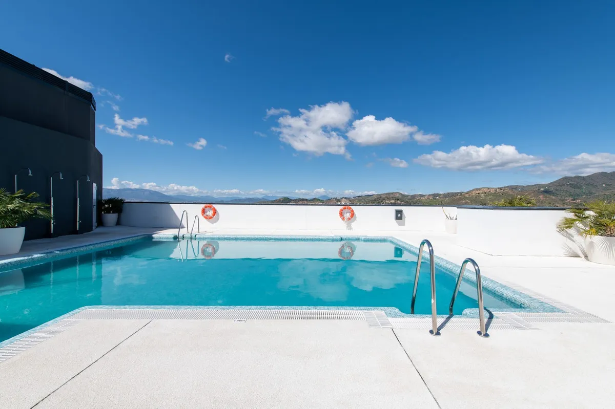 2ea03aff-18f8-4711-b306-e0943a3e7360