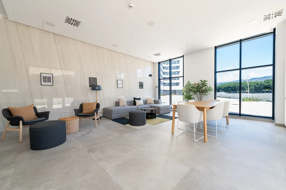 c73d9b53-5b95-49d8-aa9f-2583b7c46f52