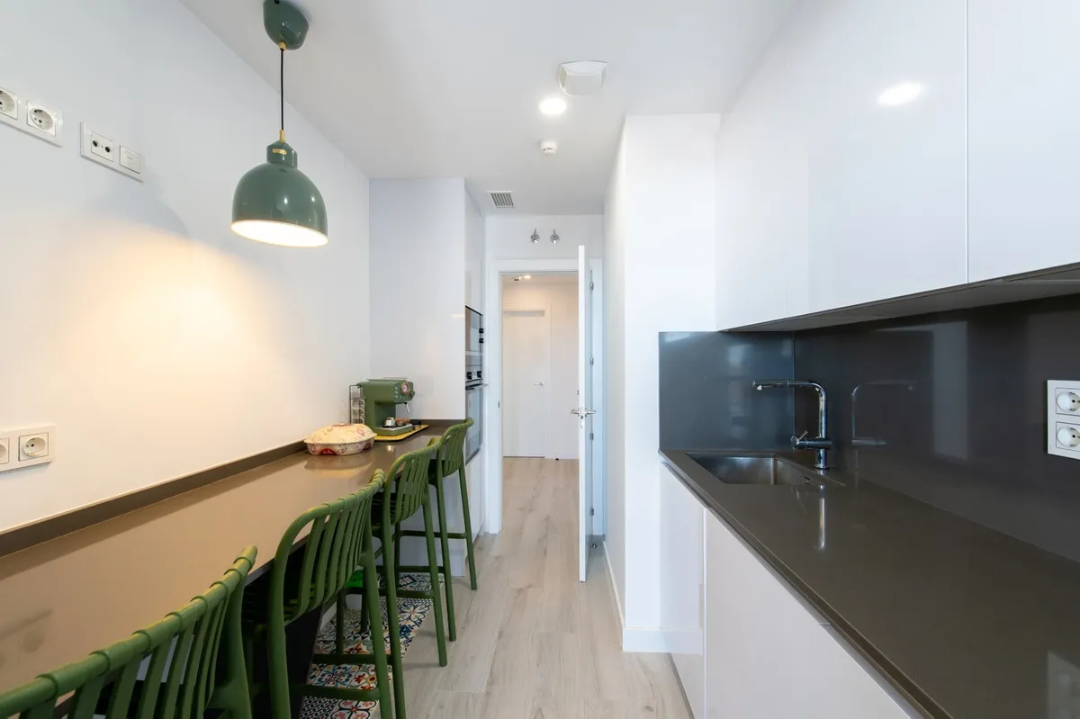 e977a20e-ce59-42f4-9b27-140d3840952b