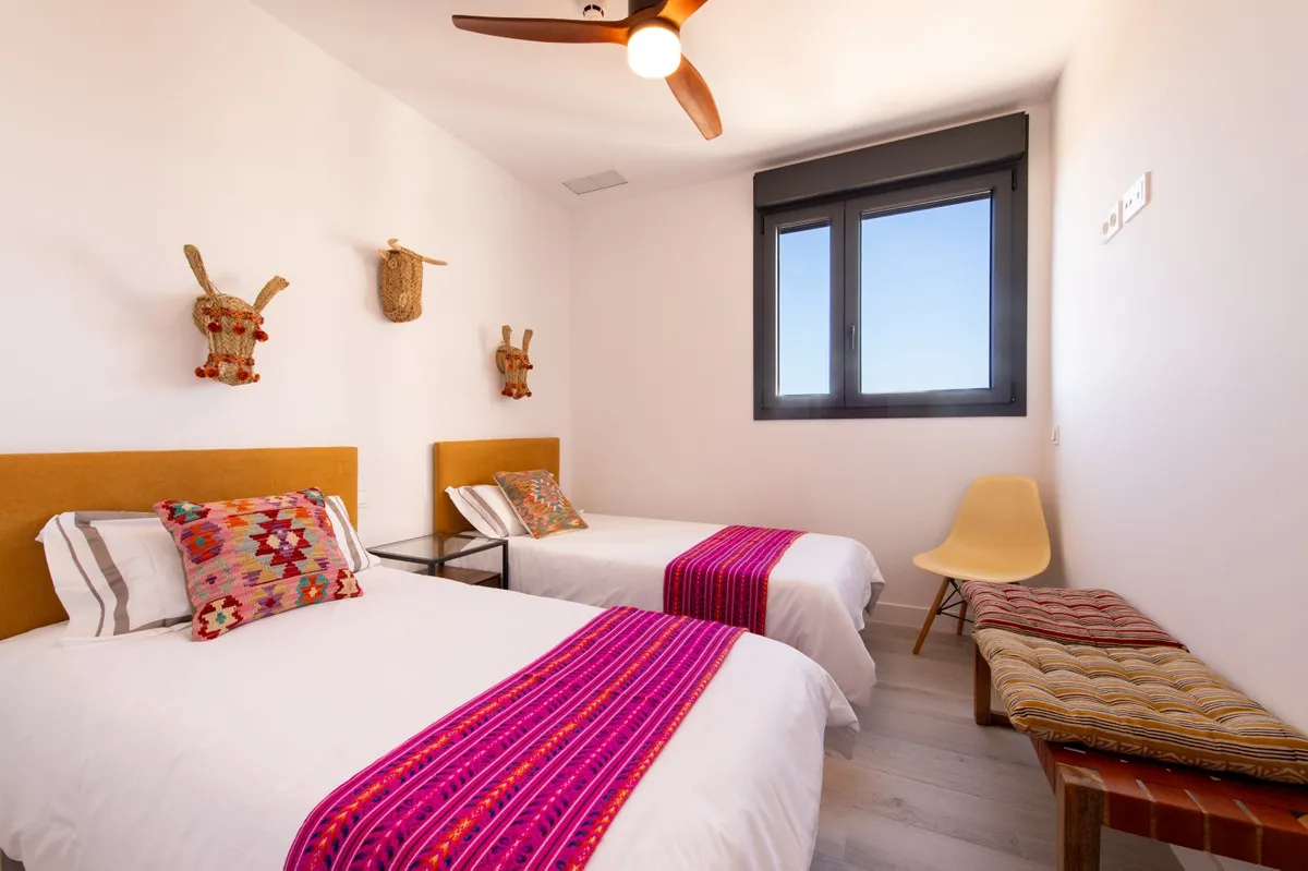 f8cb08f1-91f5-4b60-a4bb-9f406127cf4a