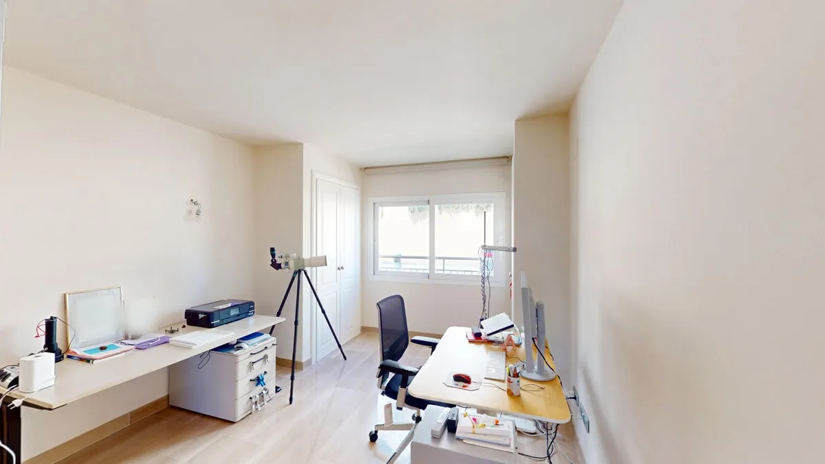 7e63b920-131d-4b89-9747-bf4e7a9f81a1