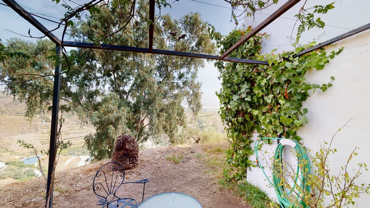 5eb1fb3c-3b8d-43a9-9946-ab223abb5e1a