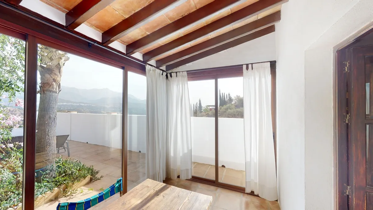 ef9128ee-83af-469b-a1c2-cec777800104