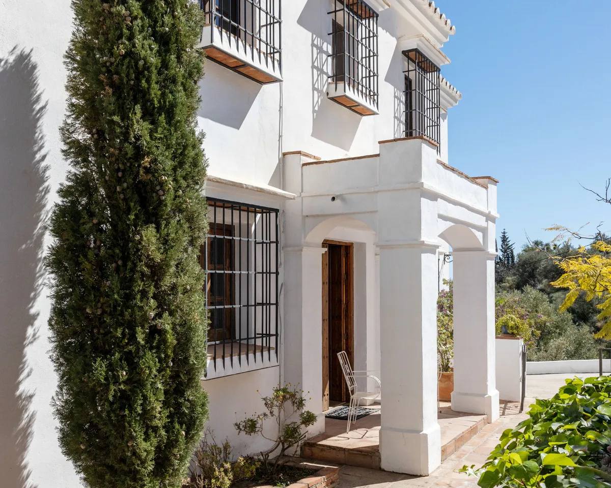 2e63c739-da29-4862-abb7-78c07755e454