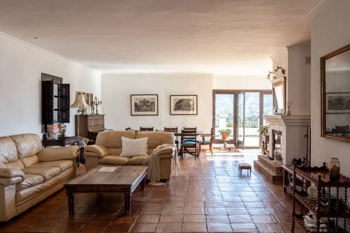 d898a1f1-a0f5-4352-9a5c-e9356e84e222