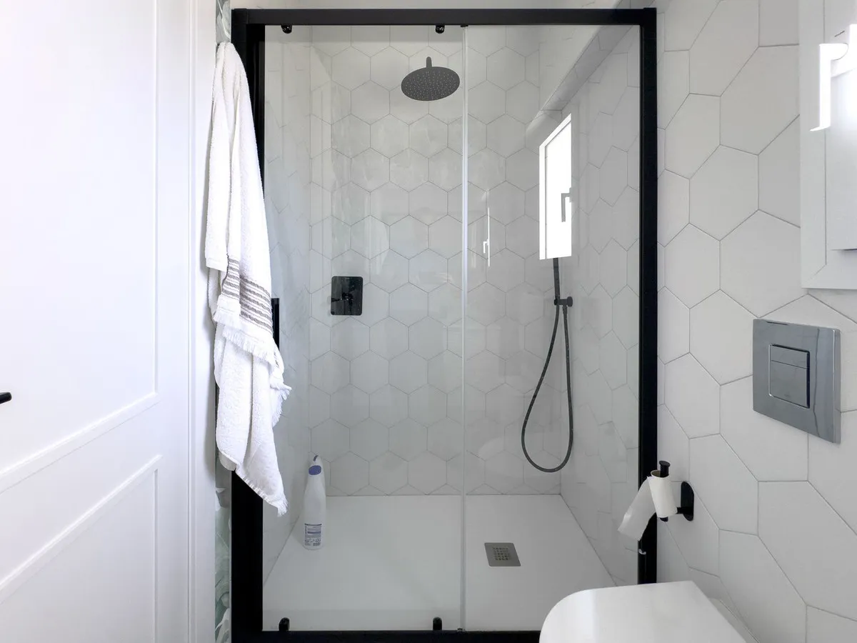 40eaca07-5057-4f61-8251-f15510e16e33