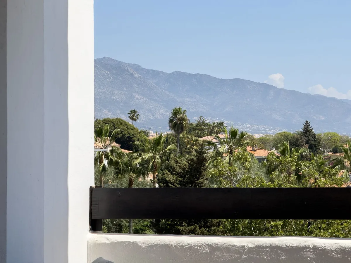 a67da122-9ad8-4ff5-852f-2640fb81c153