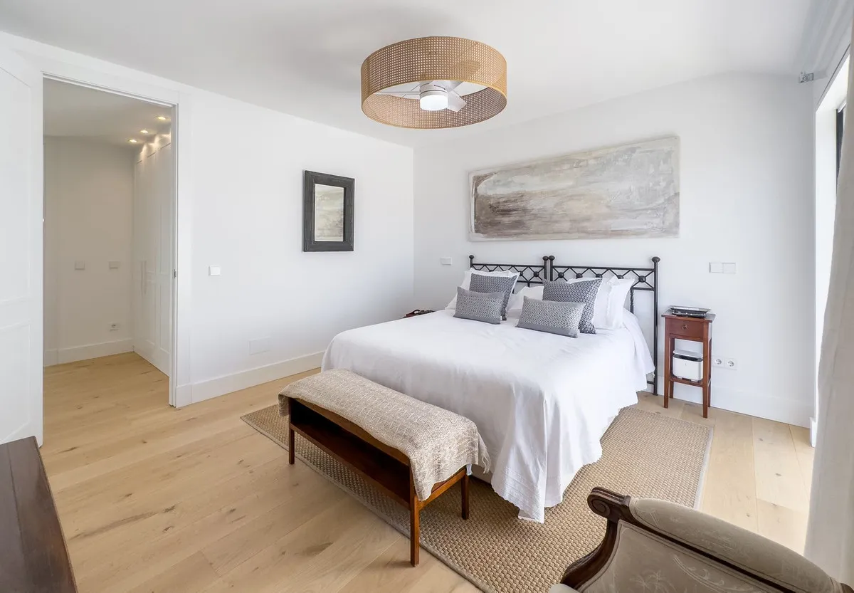 c5d083e2-8108-4edc-9261-5e0d6bce0378