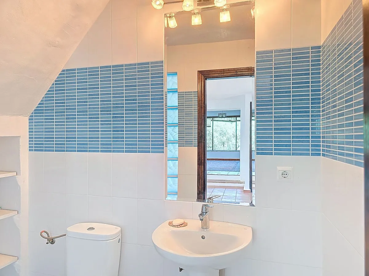 4964ddb0-368d-41ad-b5f4-9a19ce2a33d4