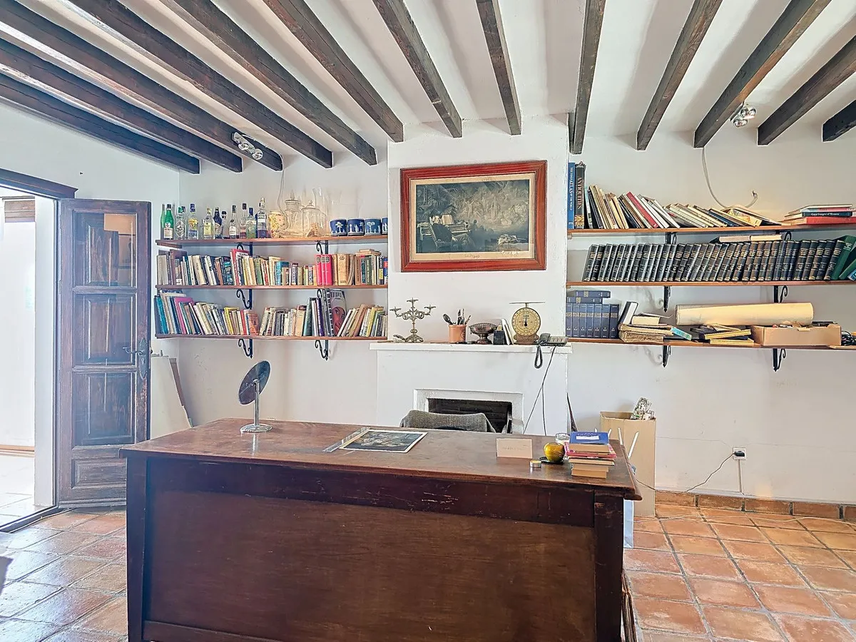 6c11b7c5-79ed-4a76-b8b7-646579552bce