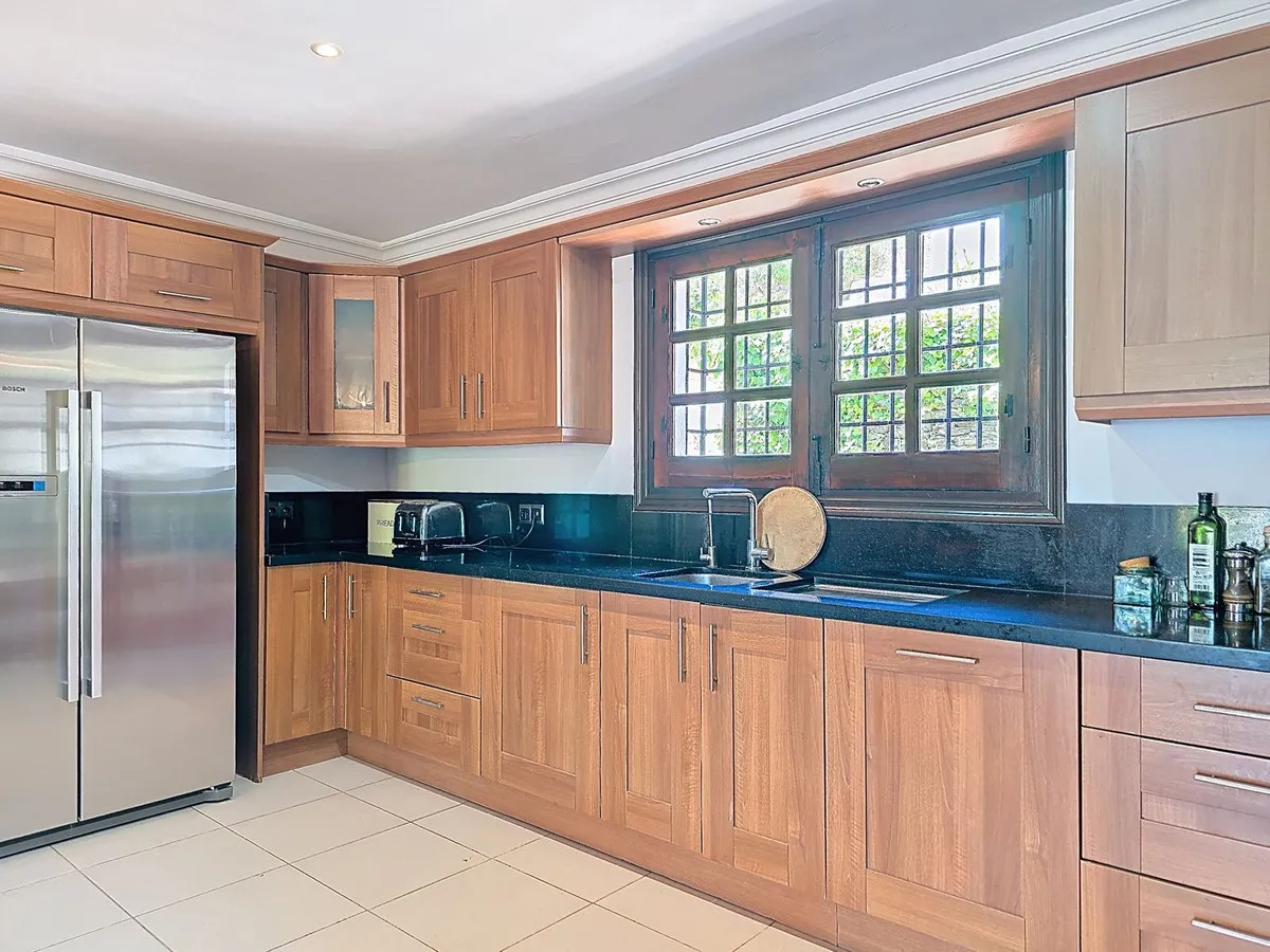 91f93774-f9f3-4b47-abc1-e6b1c63f50ad