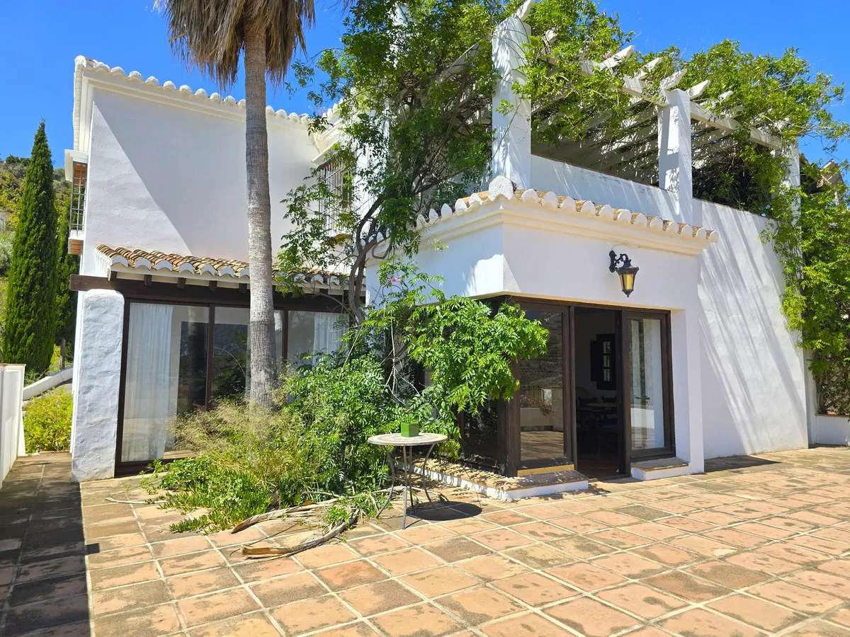 c38d8495-2433-4cea-acf8-490049c5b260