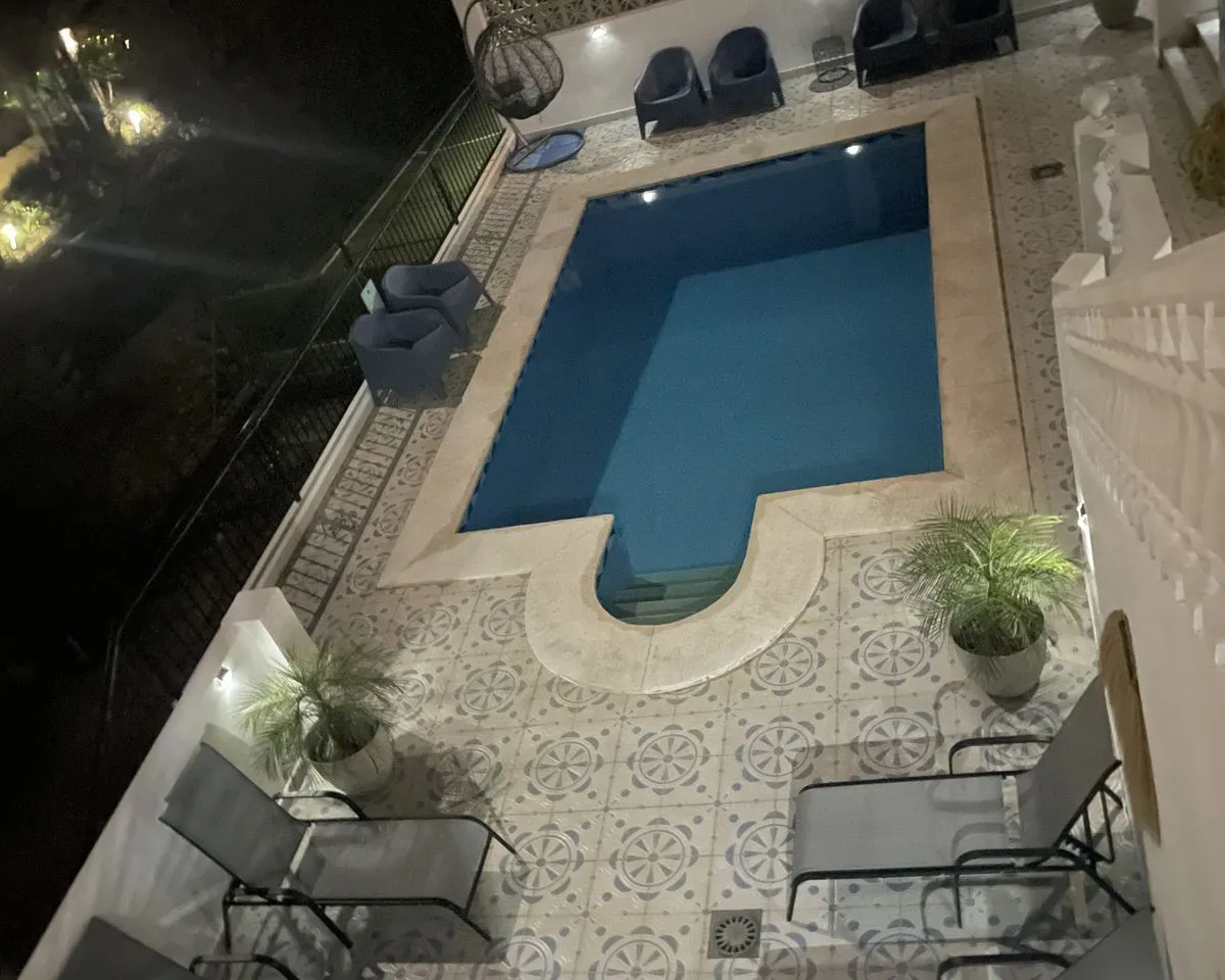 b7d6ec86-6b4c-4e2d-8654-8a74a585e5c2