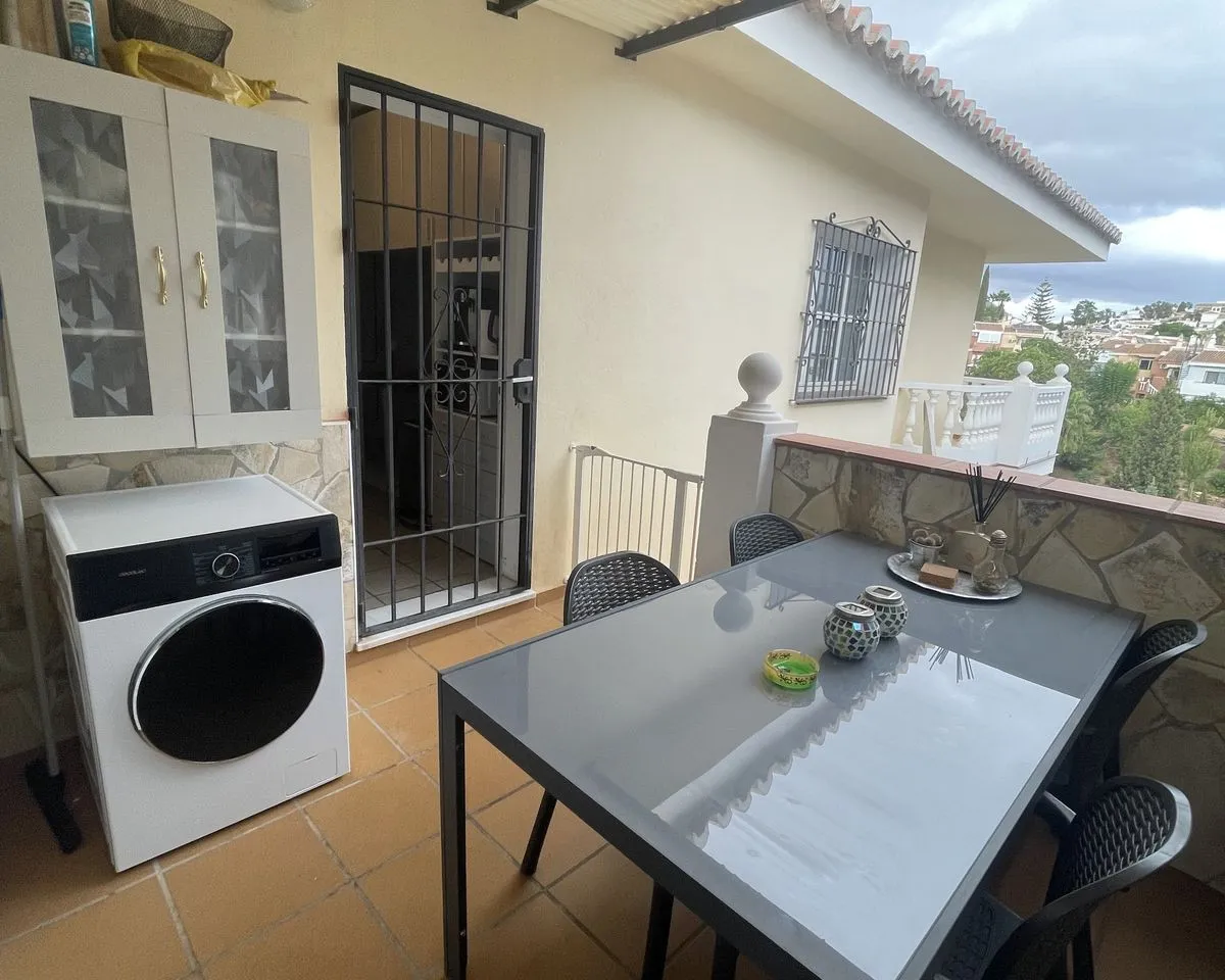 dba3e08e-ca22-4f33-b51a-564ea750b70d