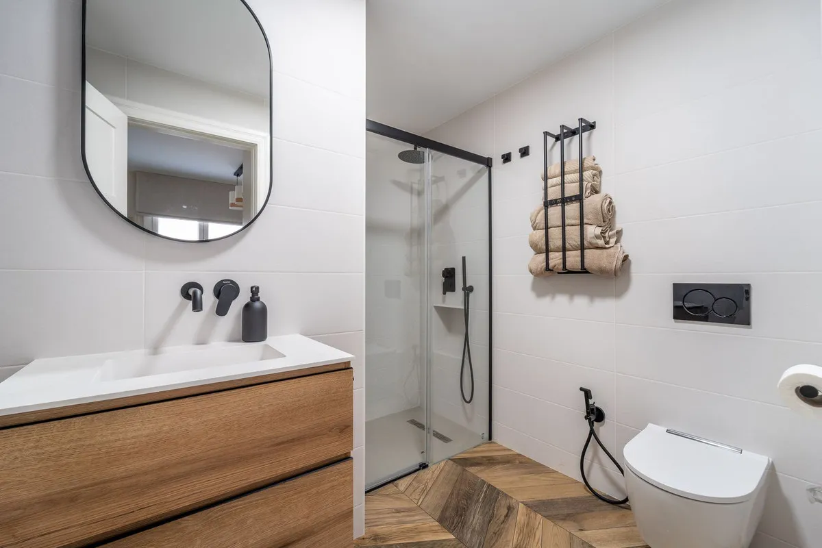 1895bdfc-f6e1-49c2-9d26-9878bff8f1a3