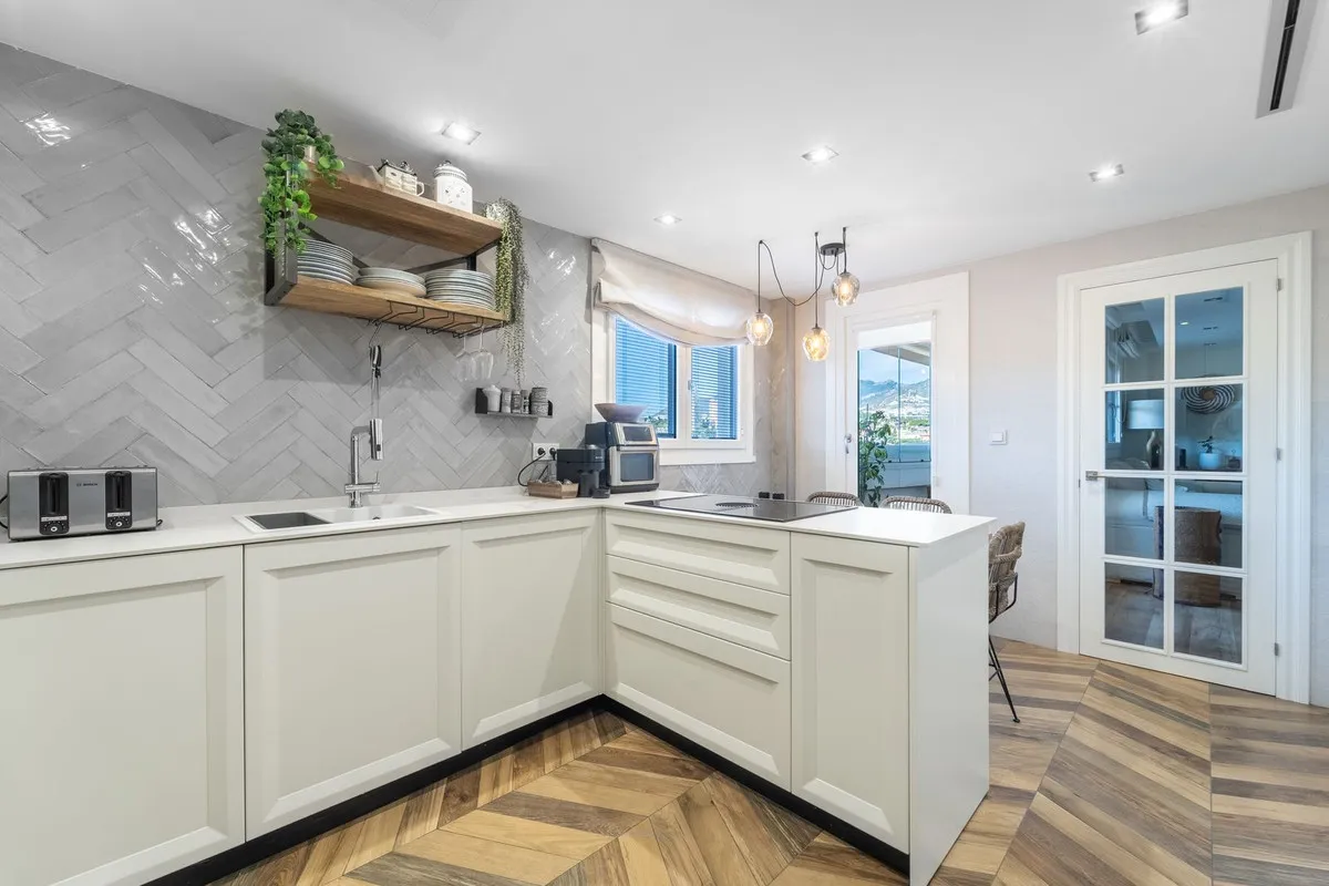 215de22e-47db-4451-8caf-892566087d24