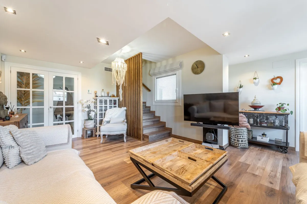 6c4a3c32-d01e-4422-94c1-6d78ca198548