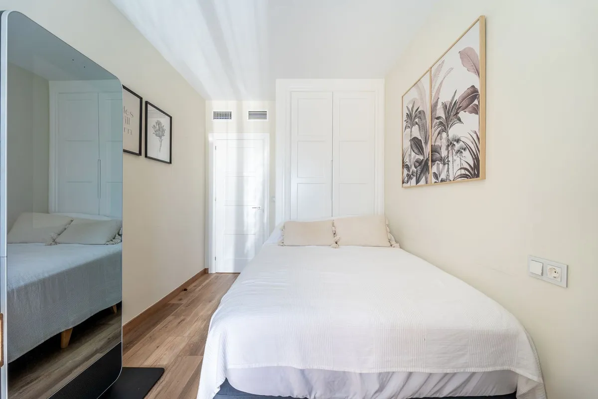 eff3c7fe-be8a-4631-a388-604a64bc15dc