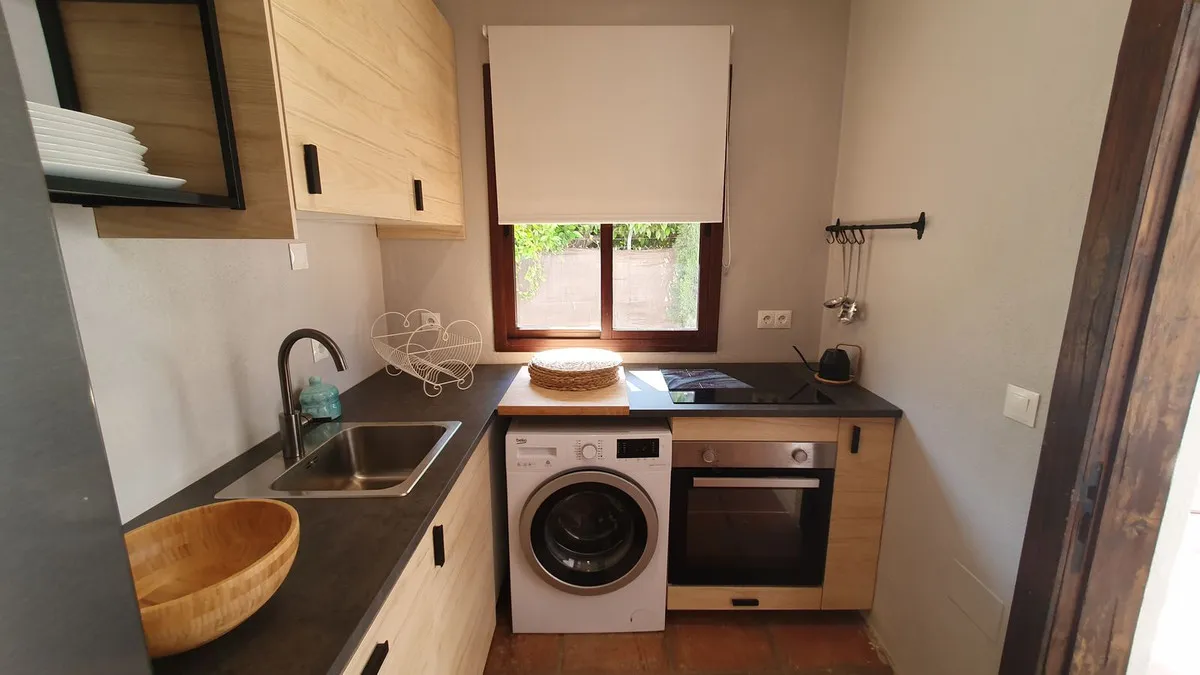 16416c87-162c-47f5-b56c-e04d8fa323c6