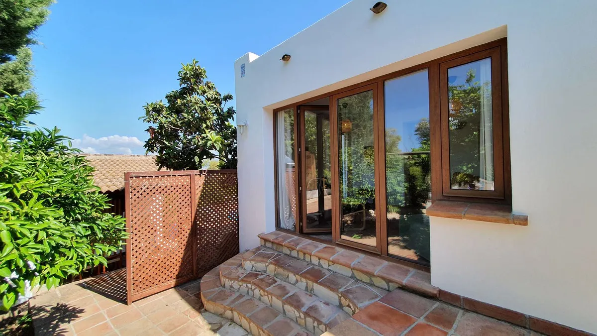 e2a08996-4ca9-423d-98a6-99d4851edd80