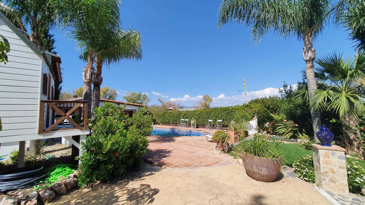 f2e7a1f5-1084-4031-acd2-71a300044d49