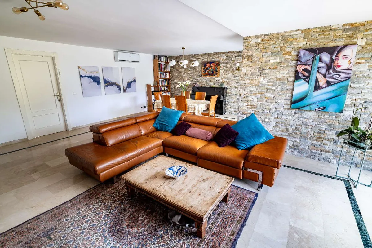 0311d719-044b-403e-b6d9-3c6267e2bcfd