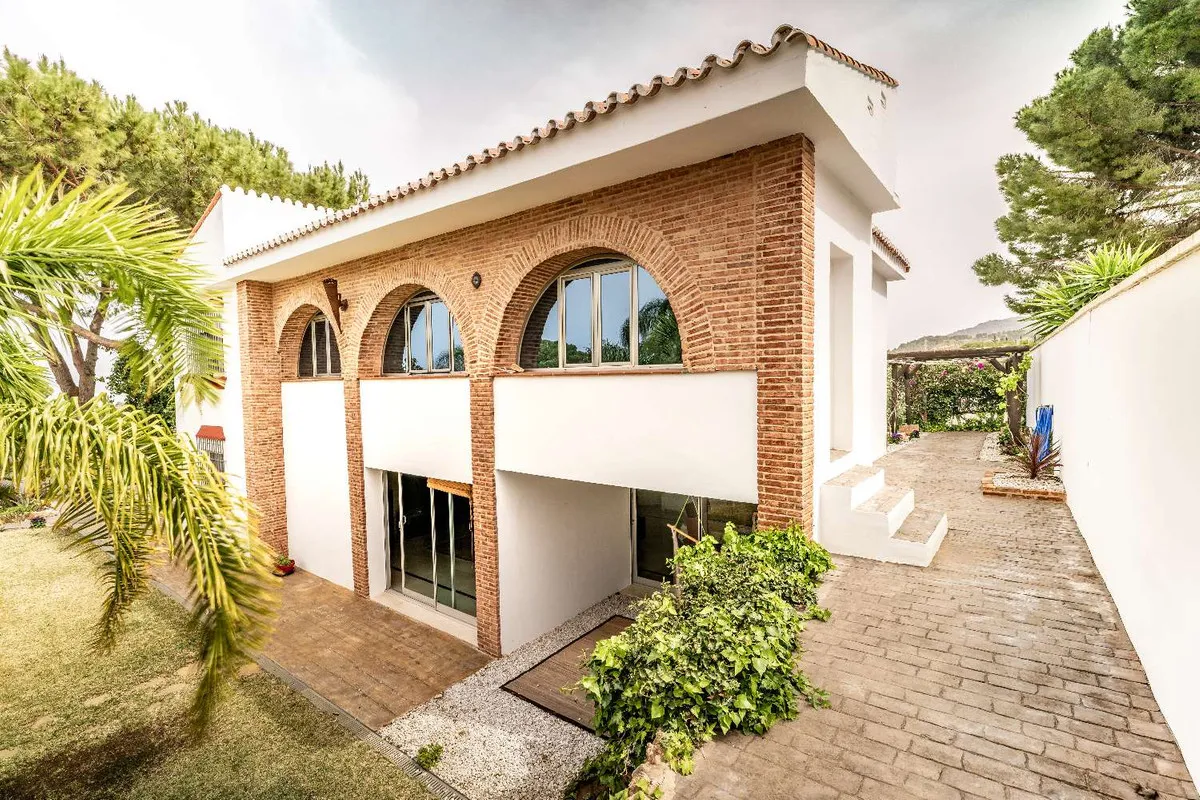 70c7737c-9cc5-4a96-beb7-eec85e9d127a