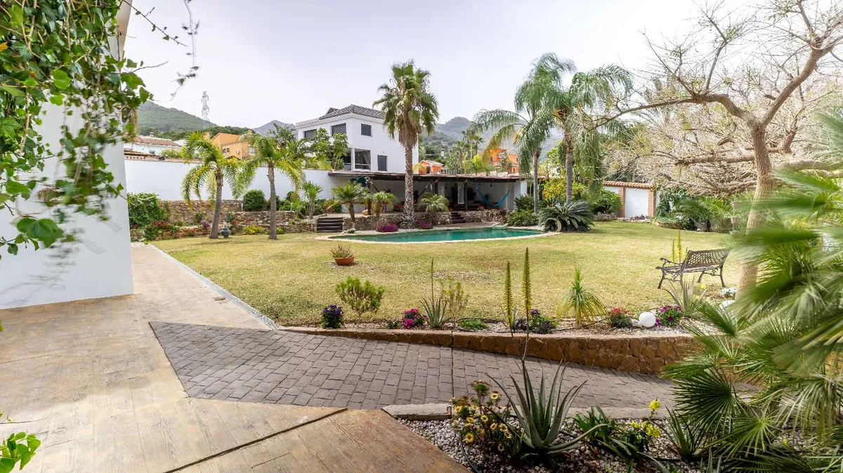 9b76b1f0-3056-4a5d-bfed-a7fd9e020acf