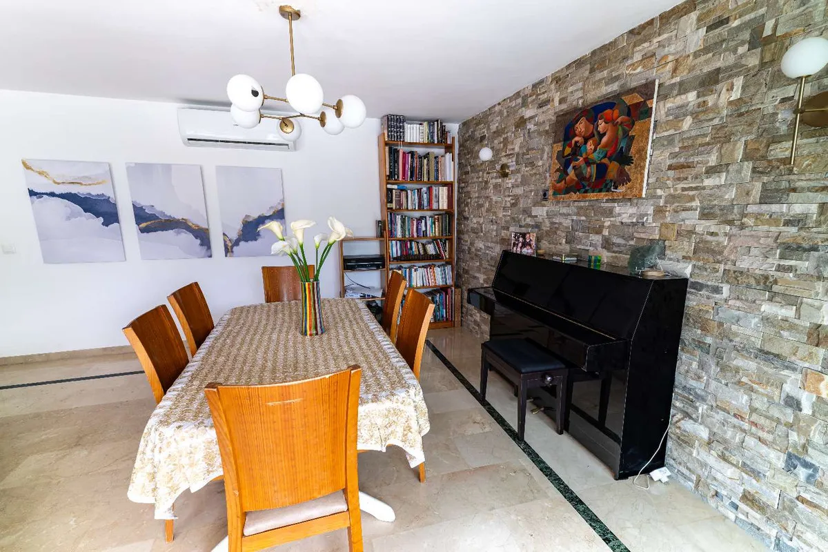 a679b4af-8301-42ba-9654-5fb844fe8edf